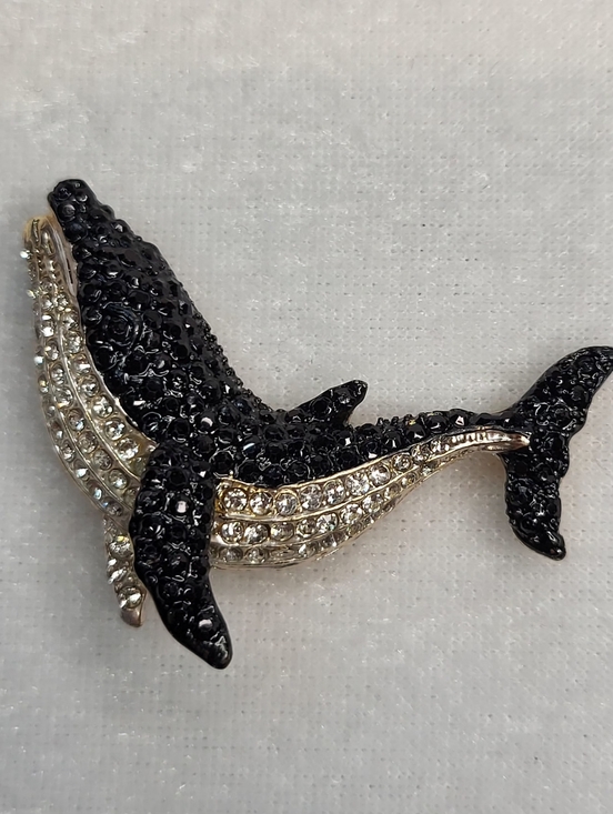 Source Unknown Jewelry - New Art Deco Elegant Rhinestone Pave Orca Whale Brooch / Pin